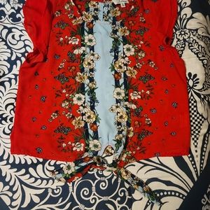 Juniors Twine & String medium floral blouse